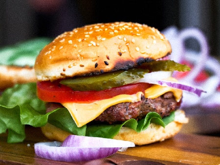 Телешки бургер (сандвич) Whopper като на Burger King - снимка на рецептата